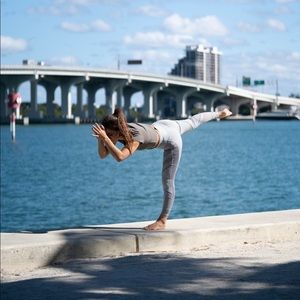 Alo yoga leggings XS